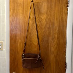 Fossil Purse can be used as shoulder bag or cross body